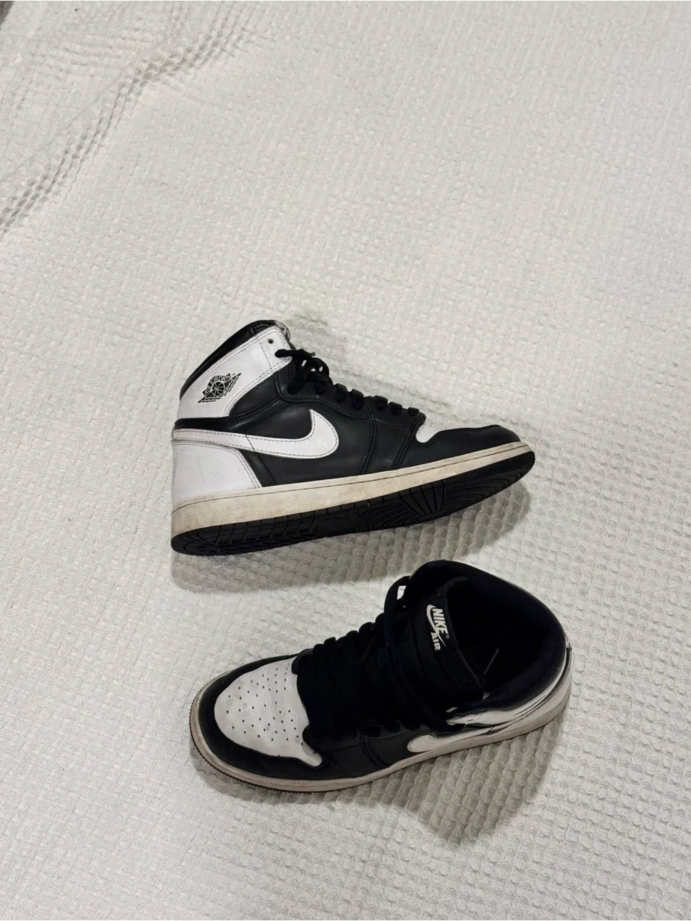 Nike Black and White High-Top Sneakers 7y